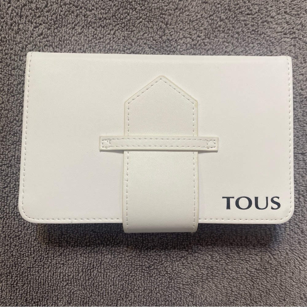 🔥🔥 Tous White Jewlery Case! 🔥🔥